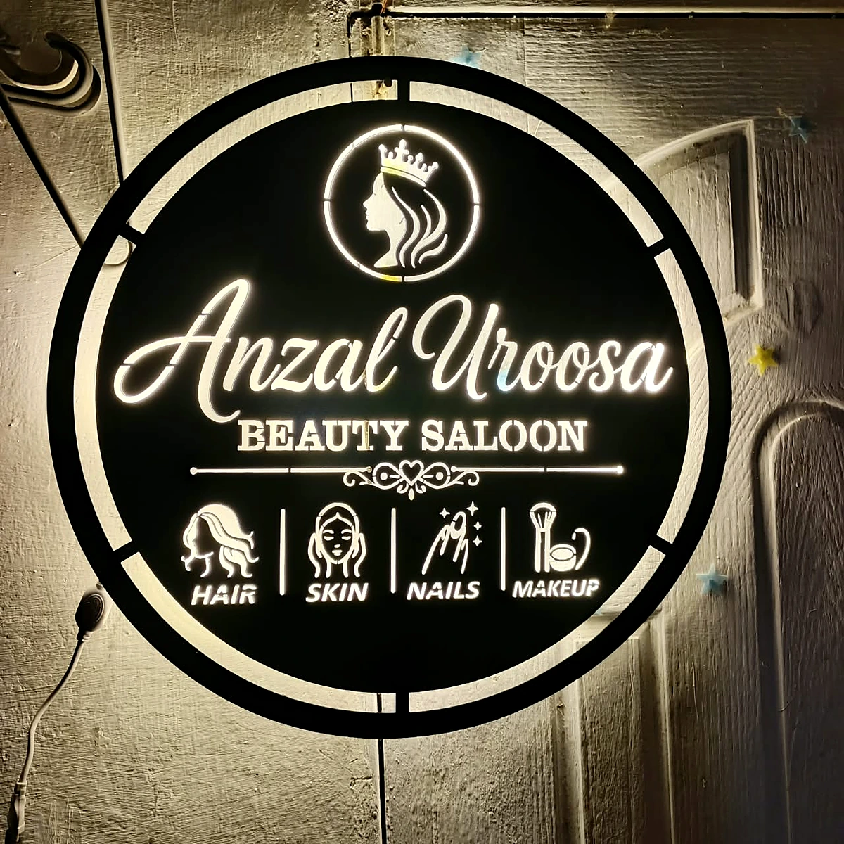 LED metal wall logo for beauty parlour in black with back light